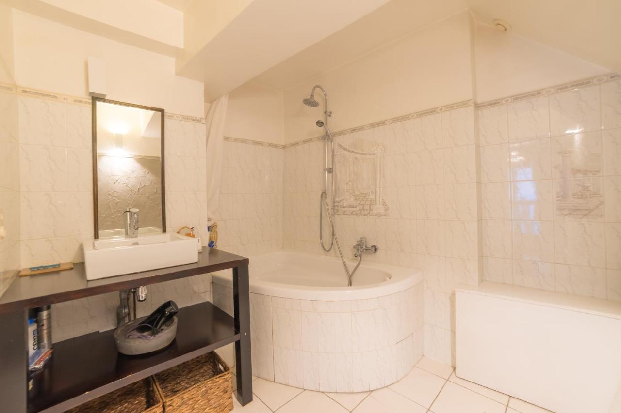 Appartements Atypiques Centre Ville アヌシー エクステリア 写真
